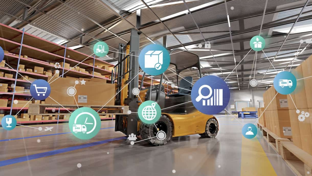 A forklift moves in a warehouse with shelves of boxes; overlaid are digital icons representing logistics, shipping, data analytics, and global connectivity, indicating a smart, automated supply chain system.